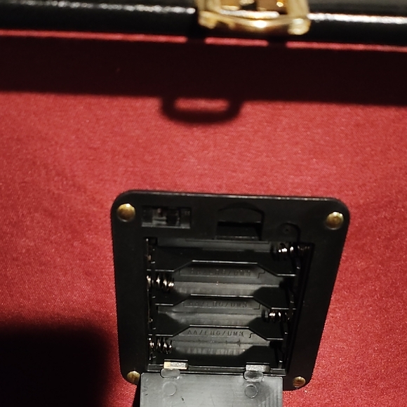 Black Portable Bluetooth Speaker boombox purse (FUNCTIONAL!!) - Picture 8 of 11